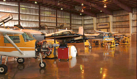 SIU Aviation Hanger with planes 